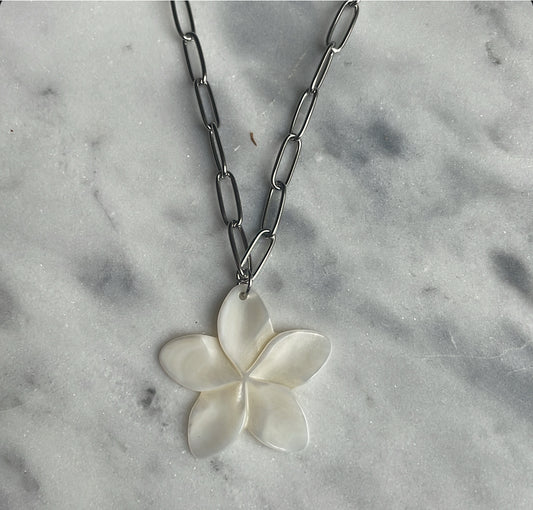 ‘WHITE FLOWER’ necklace zilver