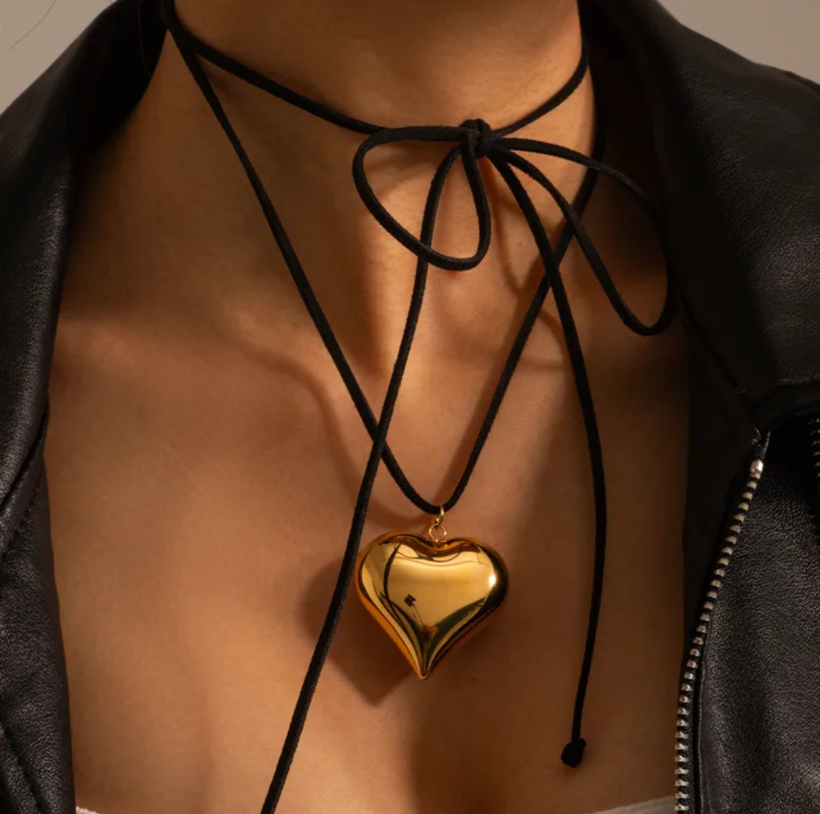 ‘BOW HEART’ necklace