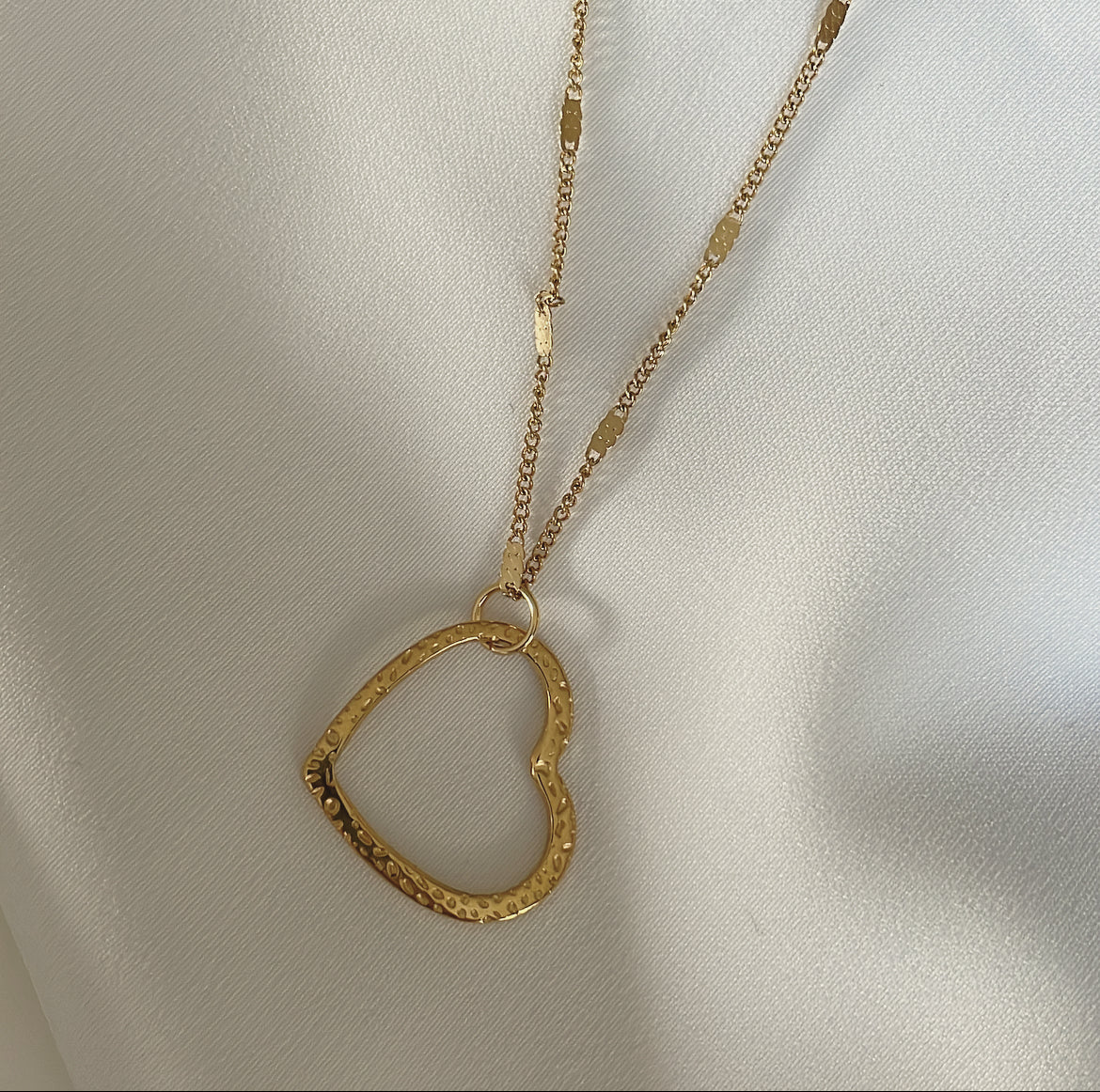 ‘OPEN HEART’ necklace goud