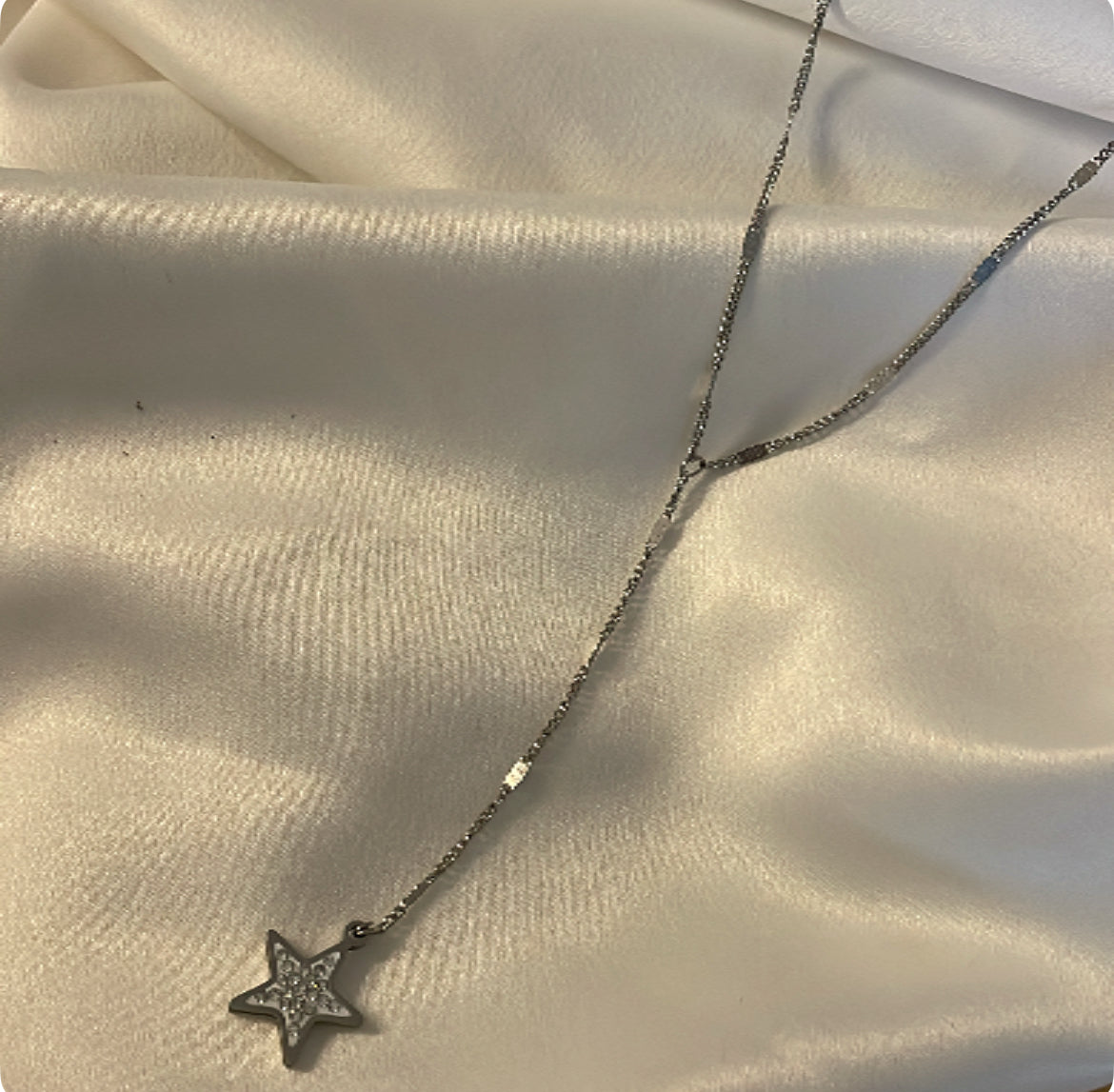 ‘Y SHINEY STAR’ necklace zilver