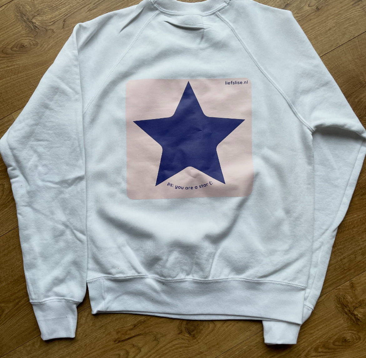 ‘YOU ARE A STAR’ sweater white