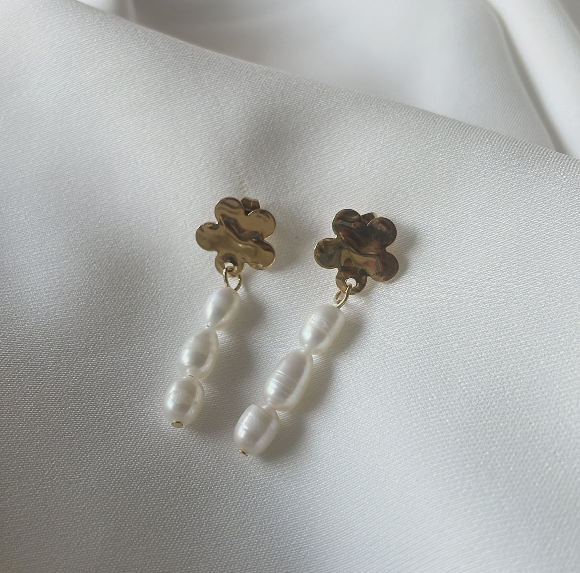‘FLOWER PEARL’ earrings