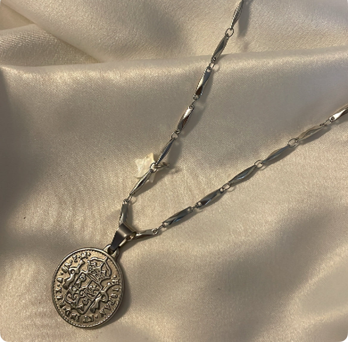 ‘BIG COIN’ necklace zilver