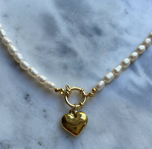 ‘PEARL AMOUR’ necklace