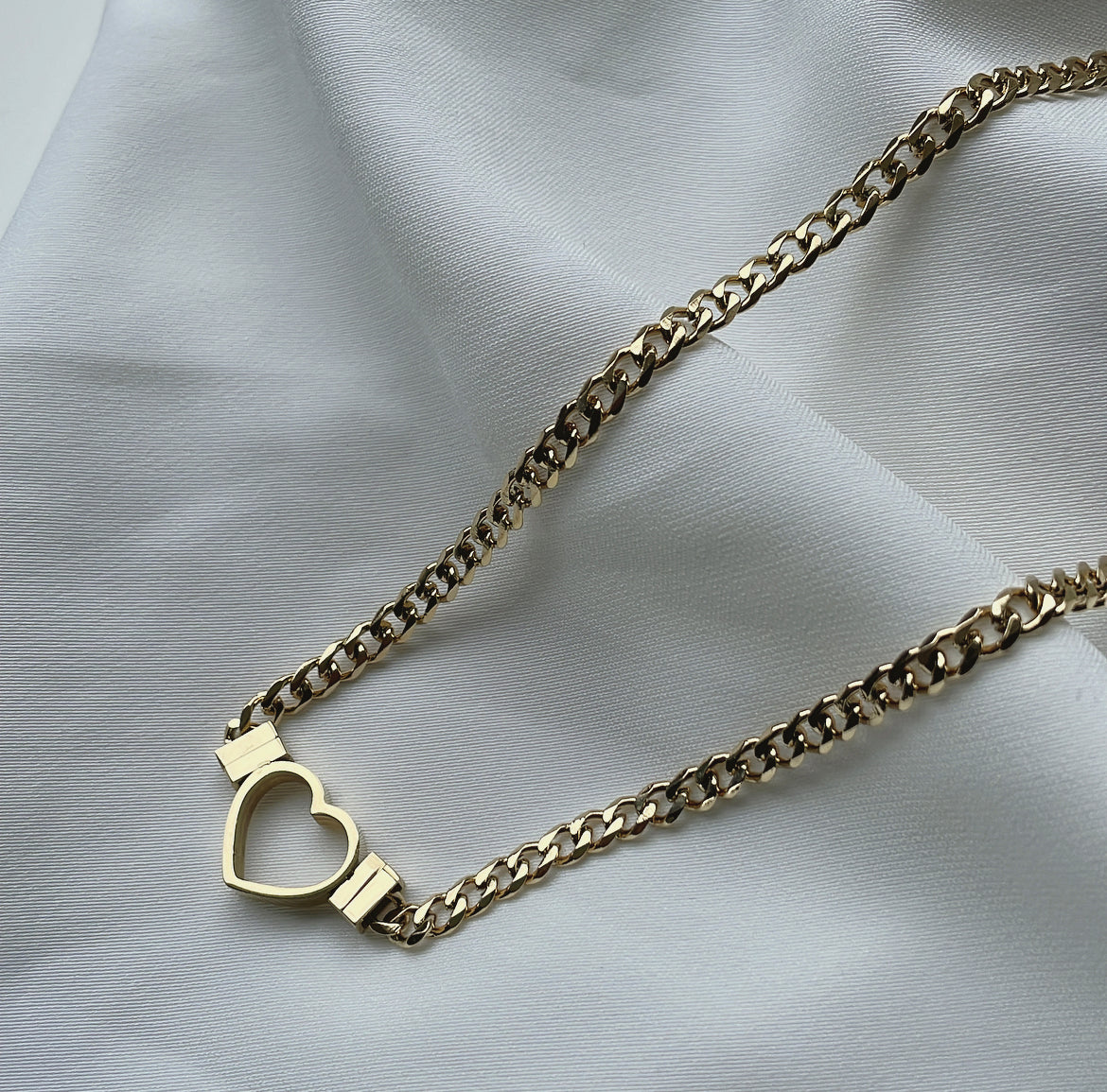 ‘CHAIN HEART’ necklace goud