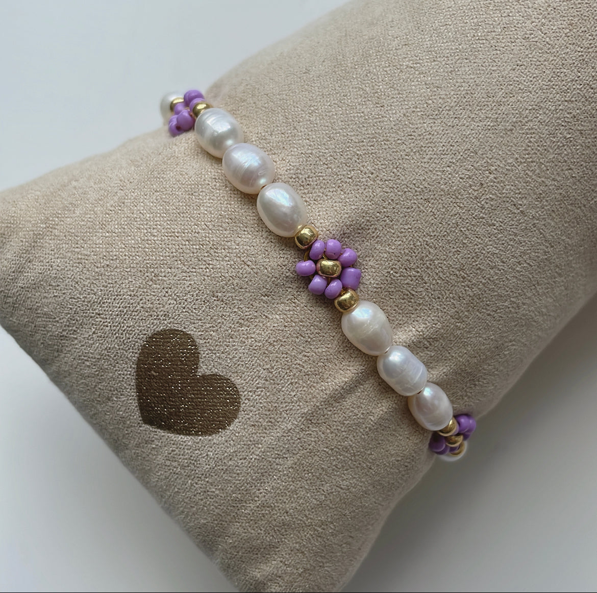 ‘FLOWER POWER’ bracelet paars