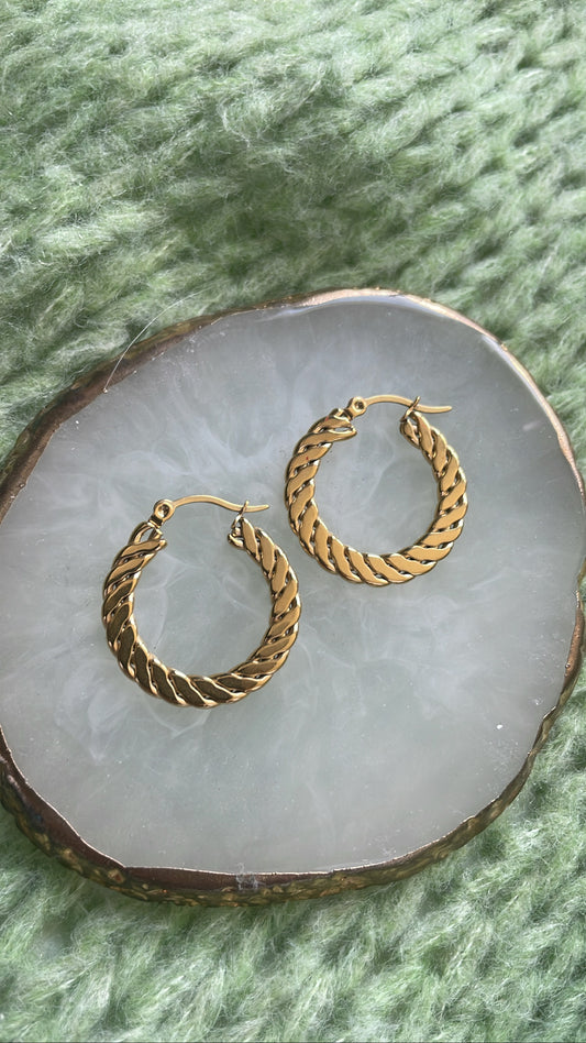 ‘FLAT TEXTURED HOOP’ earrings